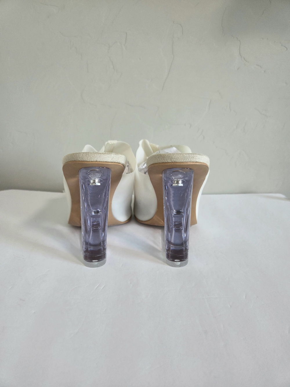 Women's White Pointed Mule Heels with Clear Wedge Size 9 - Picture 3 of 8
